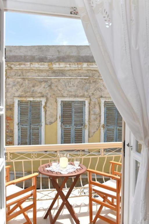 Oisyra Boutique Suites Ermoupoli Exterior foto